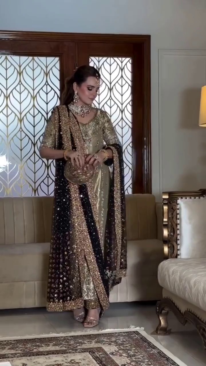 *Haris Shakeel Luxury Addawork Formal Wedding Collection-Sumbul Chartreuse Gold & Black* With a Matching Pouch Bag!