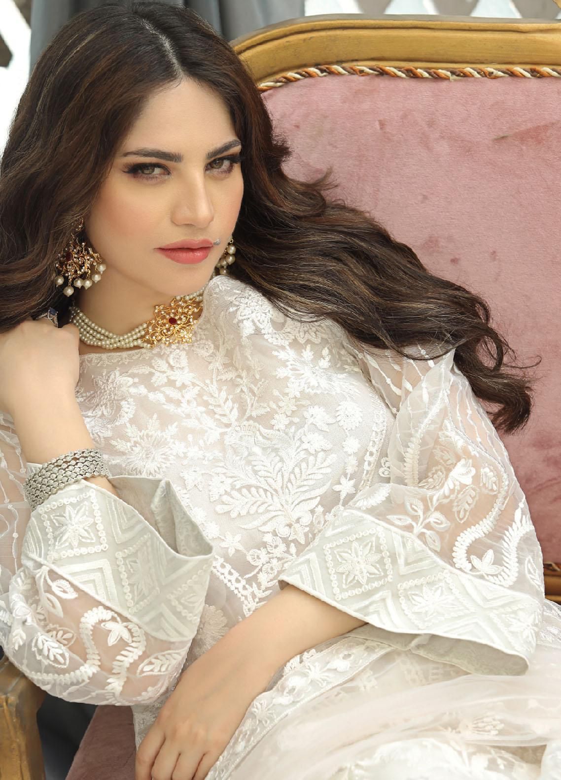Neelum Muneer - Image 3